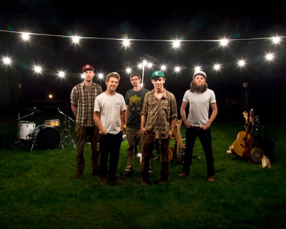 Poor Old Shine | Photo by Sarah Lefroncois